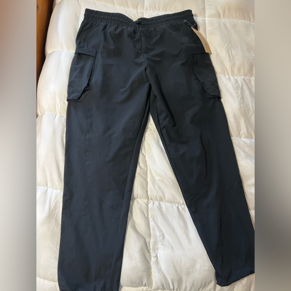 Avalanche Straight Leg quick dry elastic waist Cargo Pants NWT